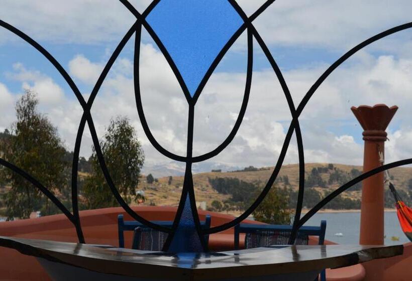 سوییت خانوادگی, Hostal Las Olas