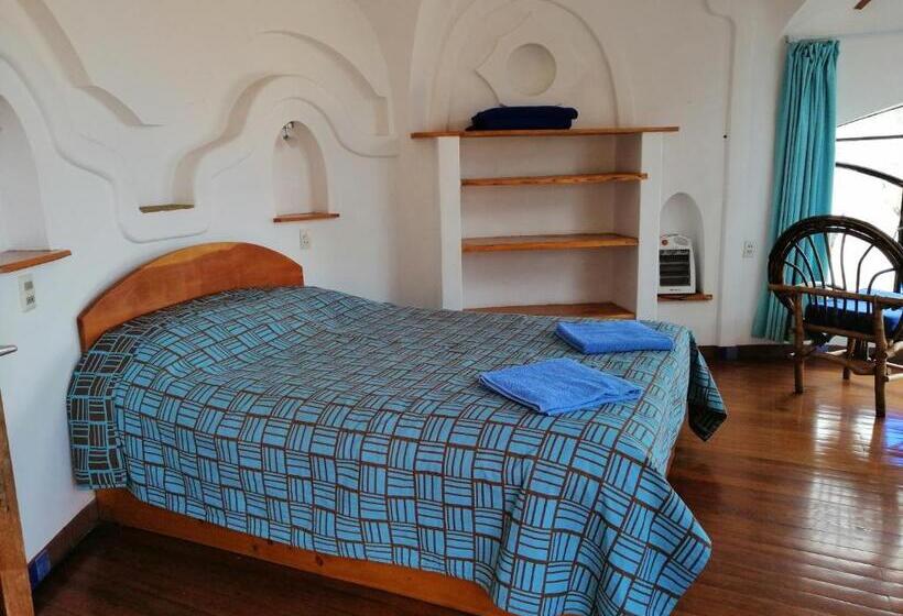 سوییت جونیور, Hostal Las Olas