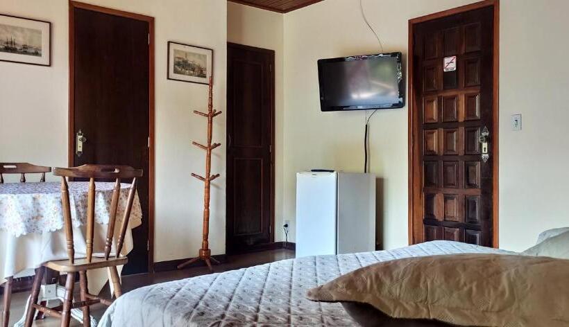 اتاق استاندارد سه تخته با بالکن, Pousada Taverna Do Golf