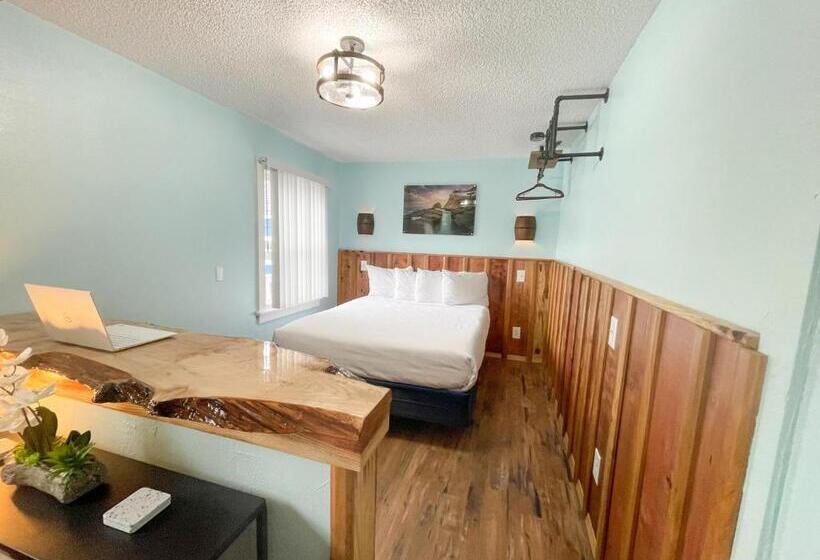 Полулюкс, The Anchorage Motel