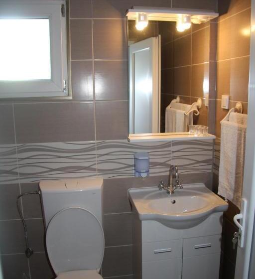 اتاق استاندارد چهار تخته, Vržina Farm House Skadar Lake
