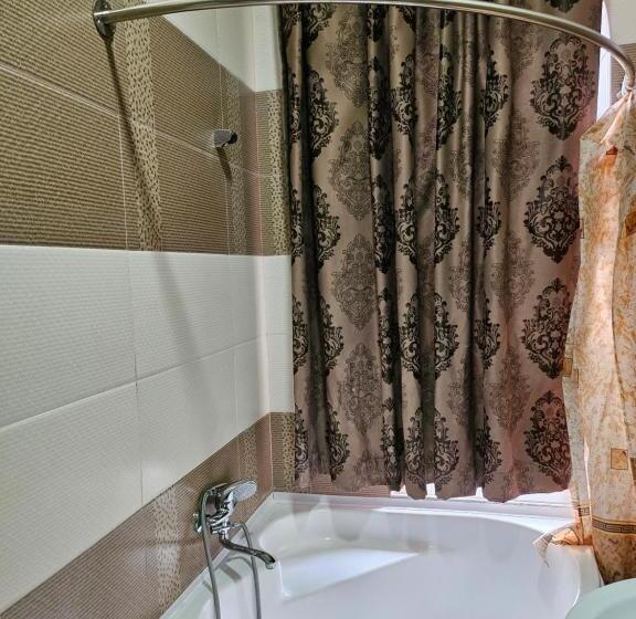 套房, Guest House Rohat Lux