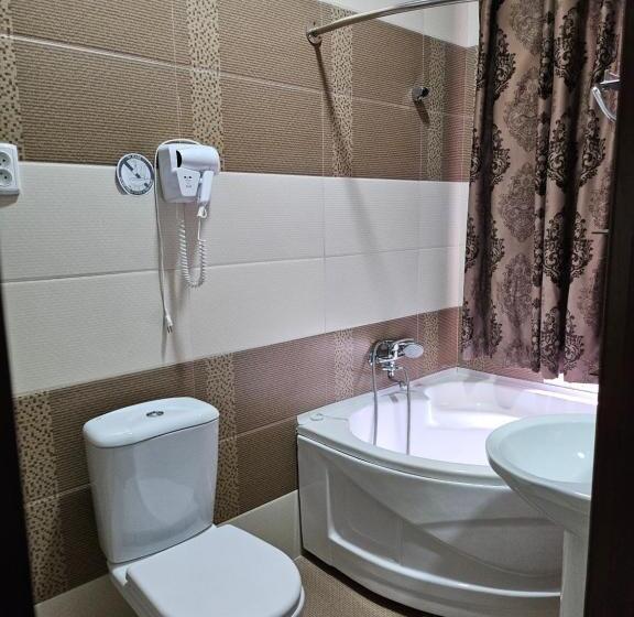 套房, Guest House Rohat Lux
