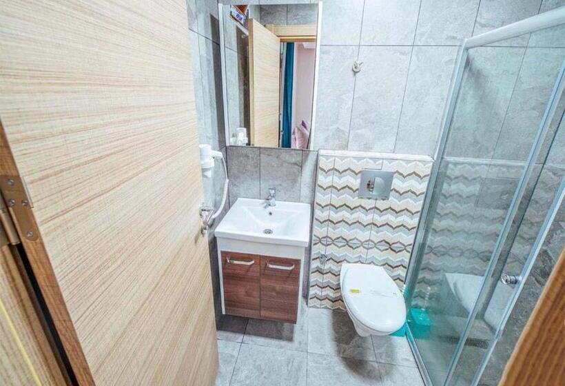 Apartamento 1 Dormitório com Sacada, Nehir Suite