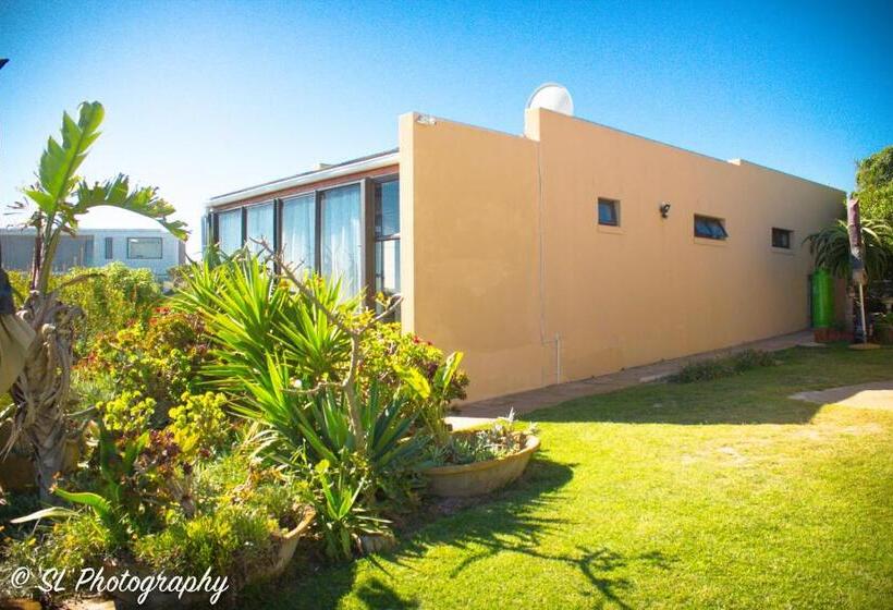 Дом 2 Спальни, 14 Penguin Place, Melkbosstrand