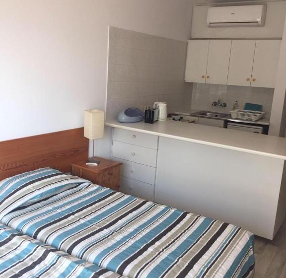 استودیو استاندارد با بالکن, Nautilus Tourist Apartments