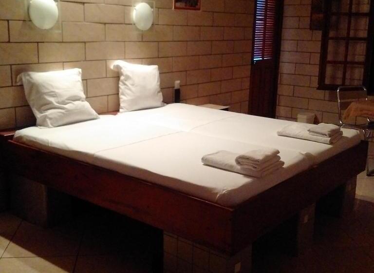 اتاق لوکس, Villa Pistaches