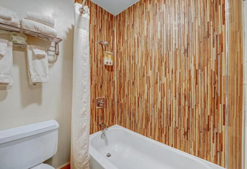 Четырехместный Номер Стандарт, Four Seasons Lodge