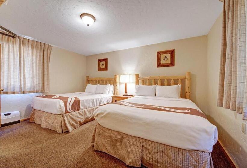 Апартаменты 1 Спальня, Four Seasons Lodge
