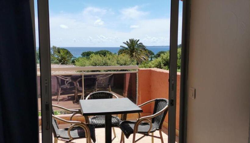 Номер Стандарт Вид на Море с Балконом, Hôtel Beau Site