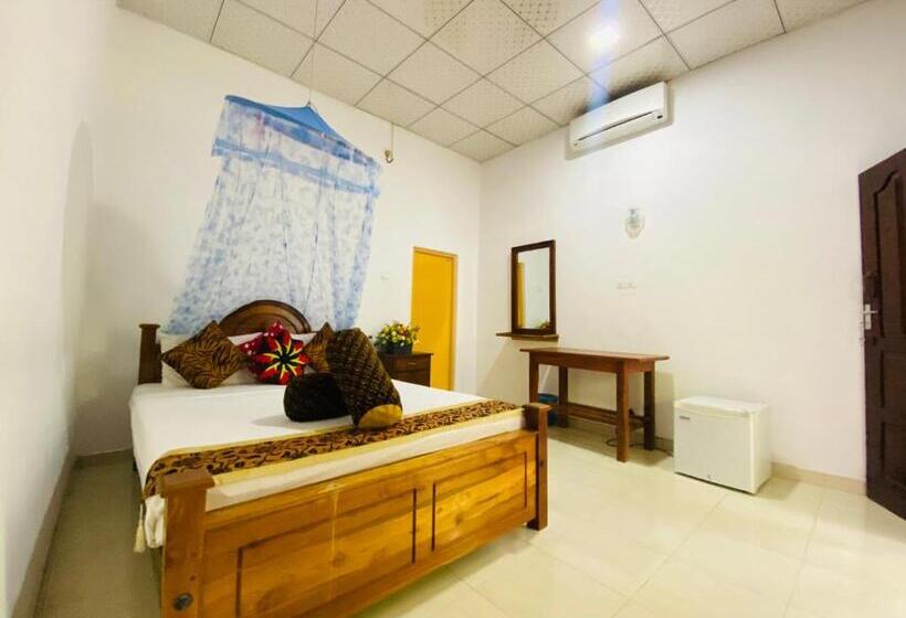 Номер Deluxe, Priyavimana Resort