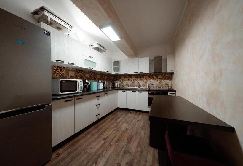 Номер Deluxe, Quantum House