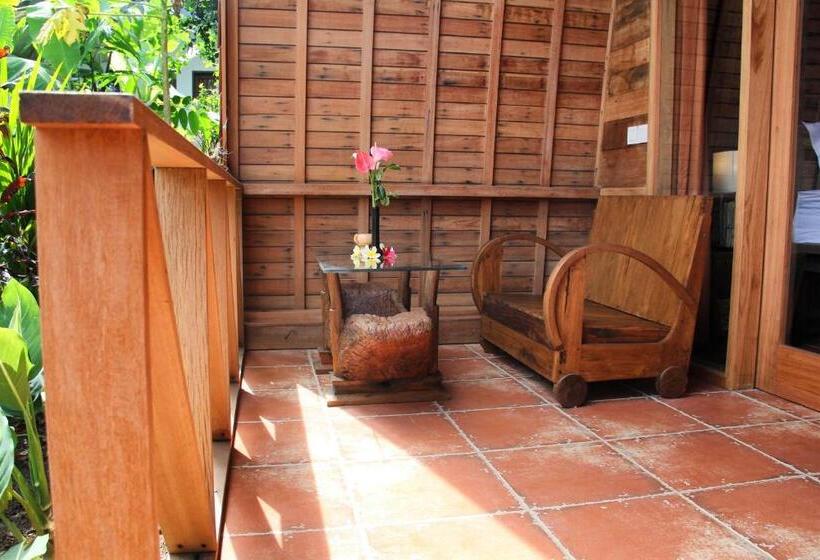 豪华洋房, Ryanbagus Guest House