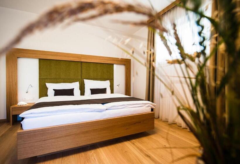 Apartamento 2 Dormitórios, Gut Leithaberg