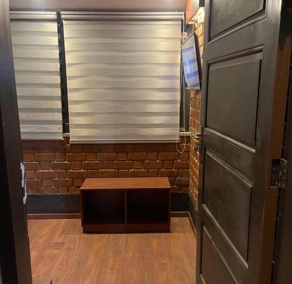 اتاق خانوادگی, Onkel Inn Wagon Sleepbox Uyuni