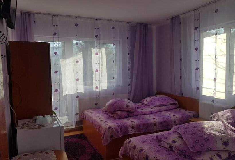 اتاق استاندارد سه تخته با بالکن, Casa Emilia