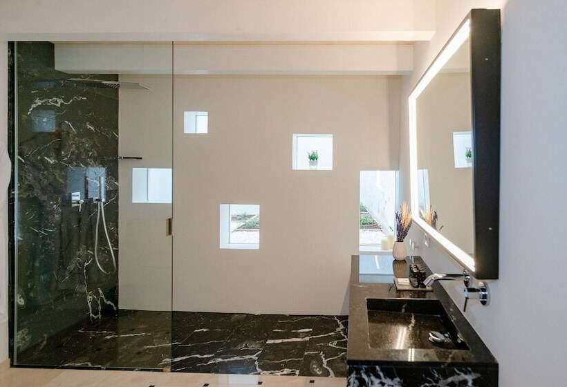 Люкс Повышенной Комфортности, Divina Suites Hotel Singular  Adults Only