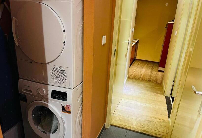 침실 3개 아파트, Red Light District B & B Canal View