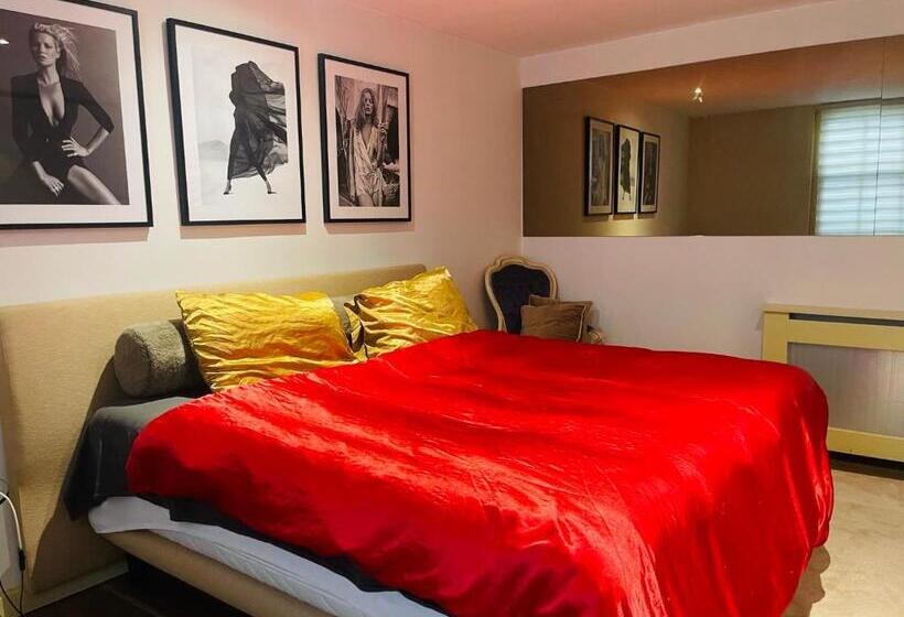 침실 3개 아파트, Red Light District B & B Canal View