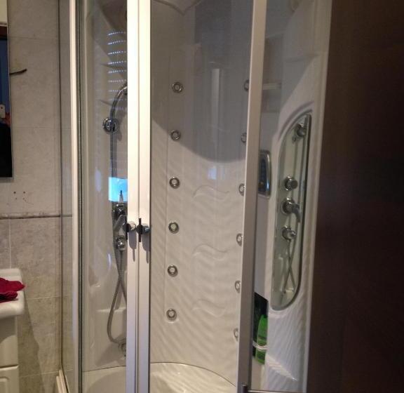 سوییت خانوادگی, Via Roma Suite