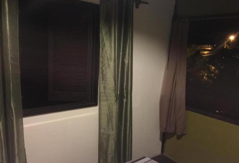 バス共有のスタンダードルーム, Hostel Antorchas