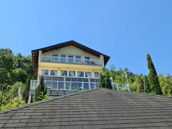 سوییت جونیور با چشم‌انداز دریاچه, Villa Jablanica Lake