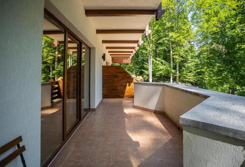 سوییت خانوادگی, Opus Villa