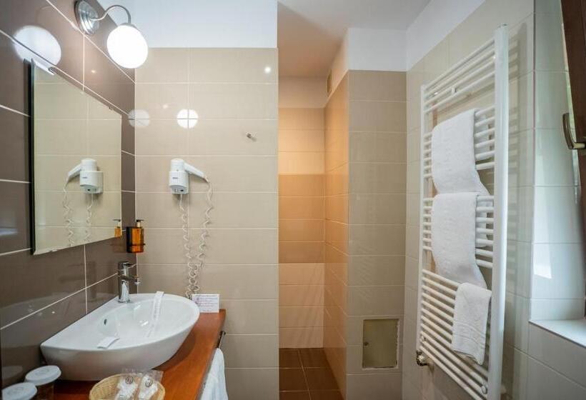 سوییت خانوادگی, Opus Villa