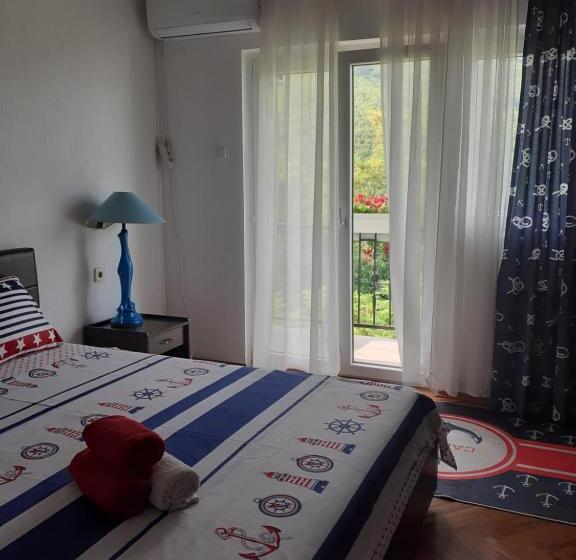 اتاق استاندارد با سرویس بهداشتی مشترک, Guest House Cvoro