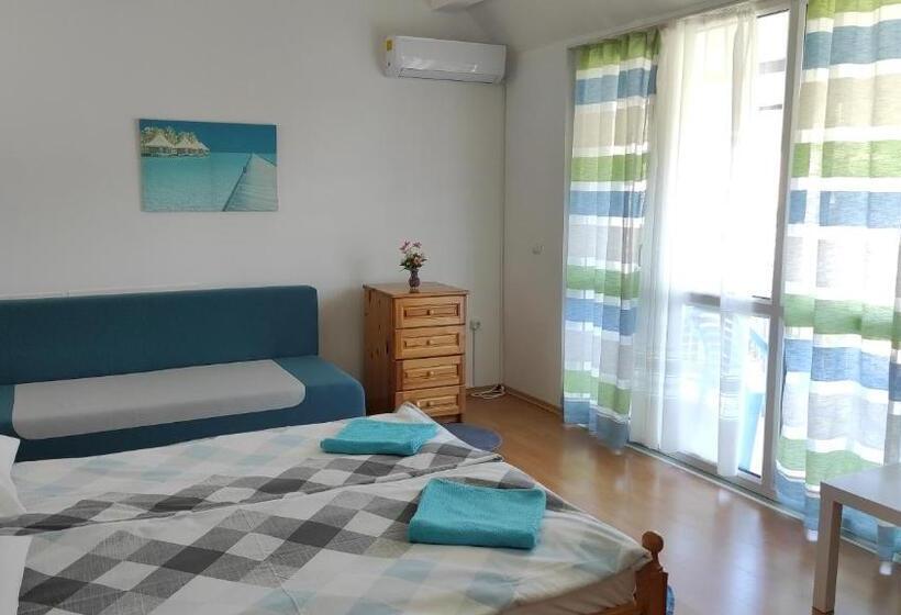 غرفة عائلية, Guest House Orfey