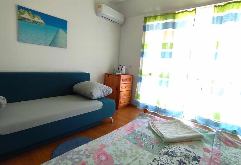 غرفة عائلية, Guest House Orfey