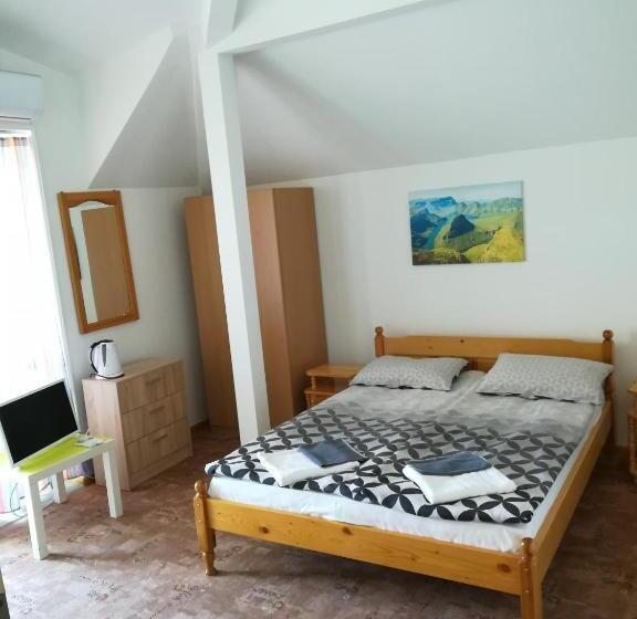 Трехместный Номер Комфорт, Guest House Orfey