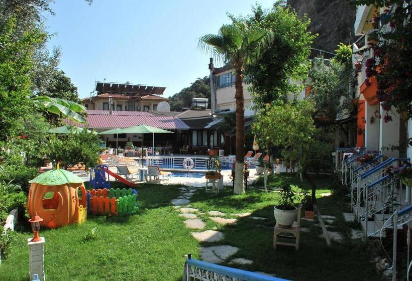 اتاق استاندارد با چشم‌انداز استخر, Tokgoz Butik Hotel&apartment