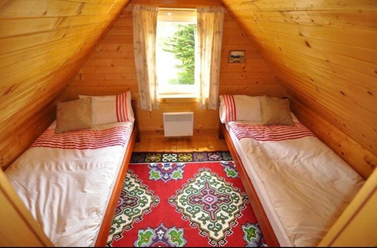 کلبه ییلاقی, Chalet Escapade With Sauna