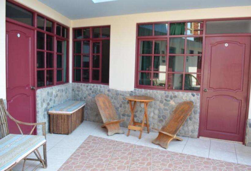 اتاق استاندارد سه نفره, Hostal Naylamp
