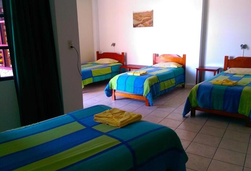 اتاق استاندارد چهار تخته, Hostal Naylamp
