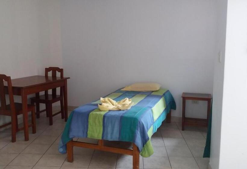 اتاق استاندارد یک نفره, Hostal Naylamp