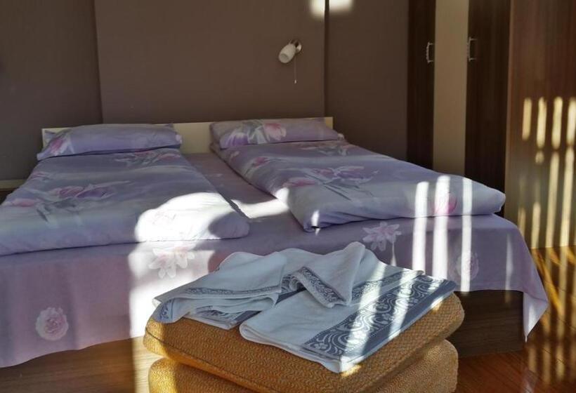 اتاق استاندارد, Kyurkchievi Guest House
