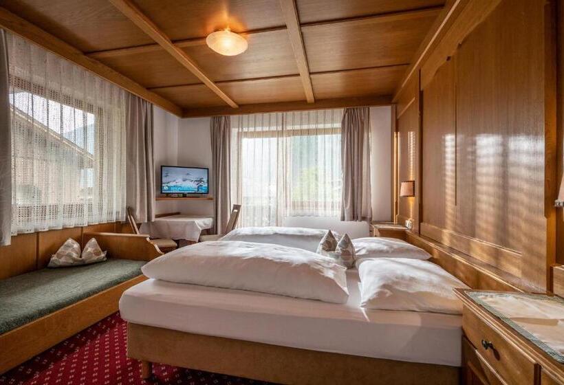 اتاق استاندارد سه تخته با بالکن, Pension Kumbichlhof