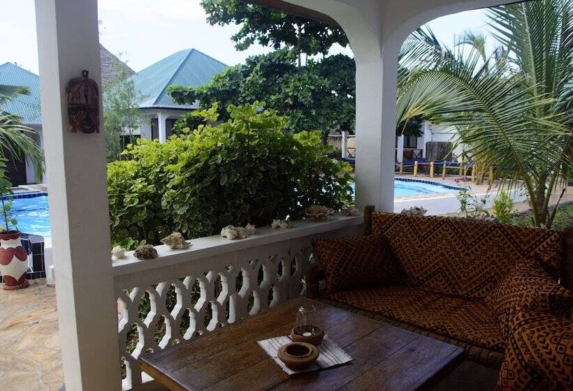 اتاق استاندارد با بالکن, Highland Bungalows