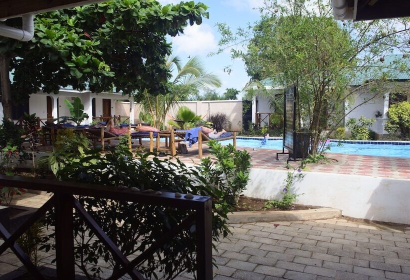 اتاق استاندارد با بالکن, Highland Bungalows