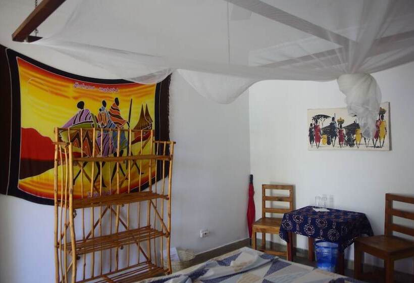 اتاق استاندارد با بالکن, Highland Bungalows