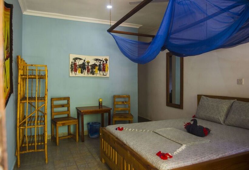 اتاق استاندارد با بالکن, Highland Bungalows