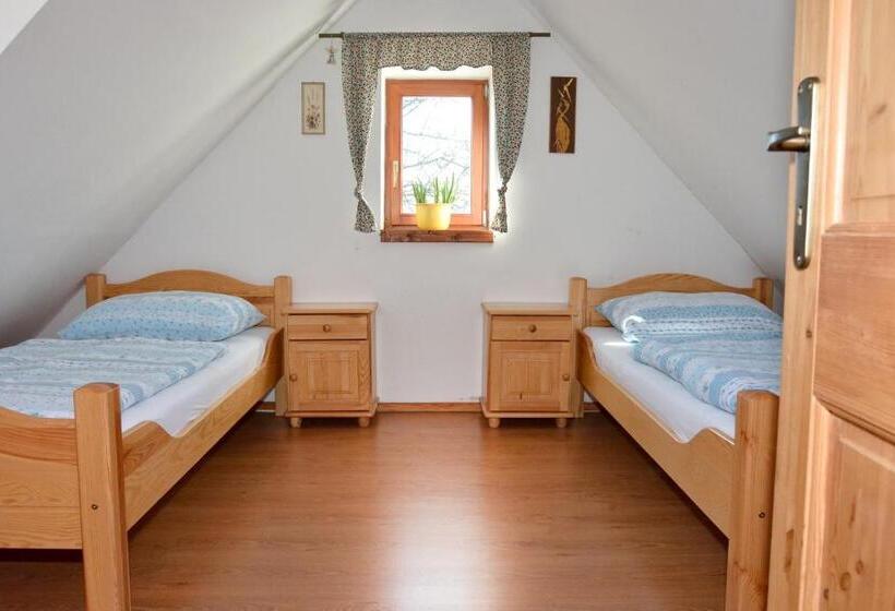 سوییت دوبلکس, Penzion V Podhradí