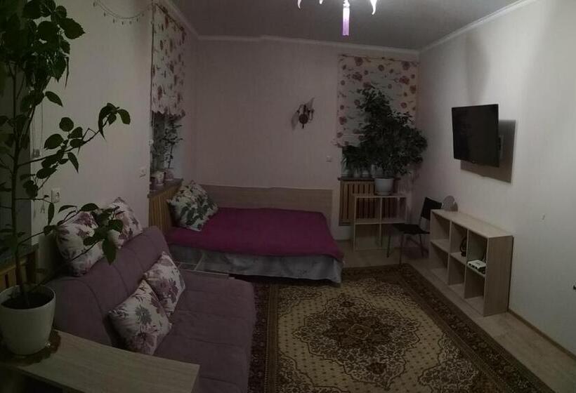 اتاق خانوادگی, Guest House Dacha