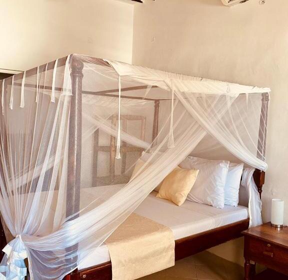غرفة قياسية مطلّة علي البحر مزوَّدة بشُرفة, Helwas Zanzibar Beach
