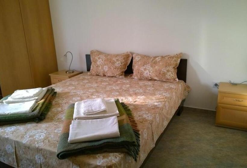 Номер Стандарт, House Of Flowers
