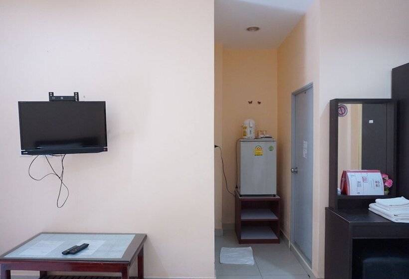 Номер Стандарт Трехместный, Jirasin Hotel & Apartment