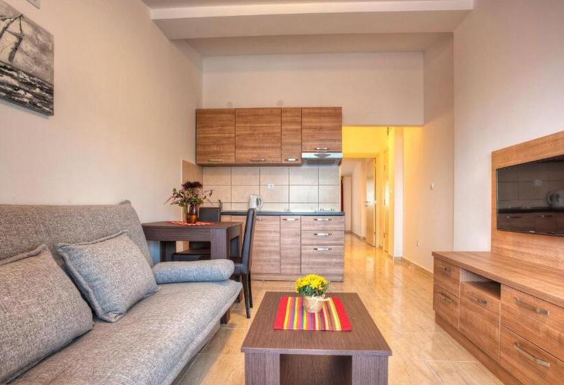 آپارتمان 1 خوابه با بالکن و چشم‌انداز دریا, Guest House Maslina