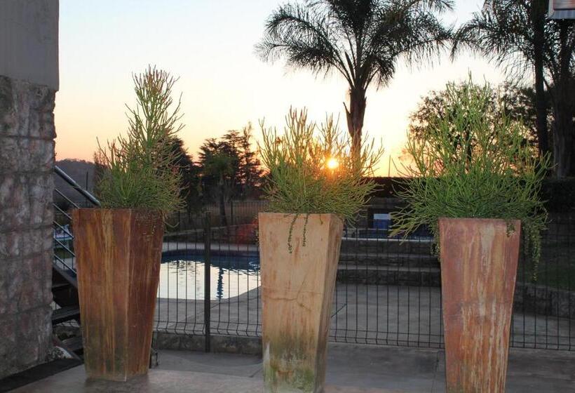 Люкс Повышенной Комфортности, Country Park Guest House   Muldersdrift